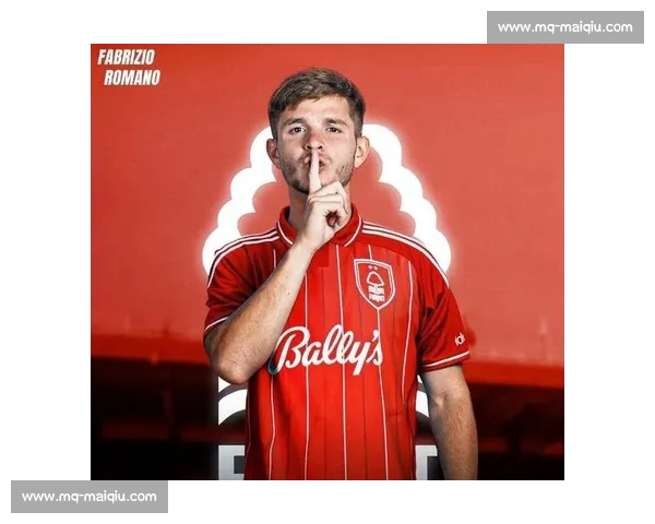 马马尔达什维利深情告别瓦伦西亚，官宣加盟利物浦开启英超新征程